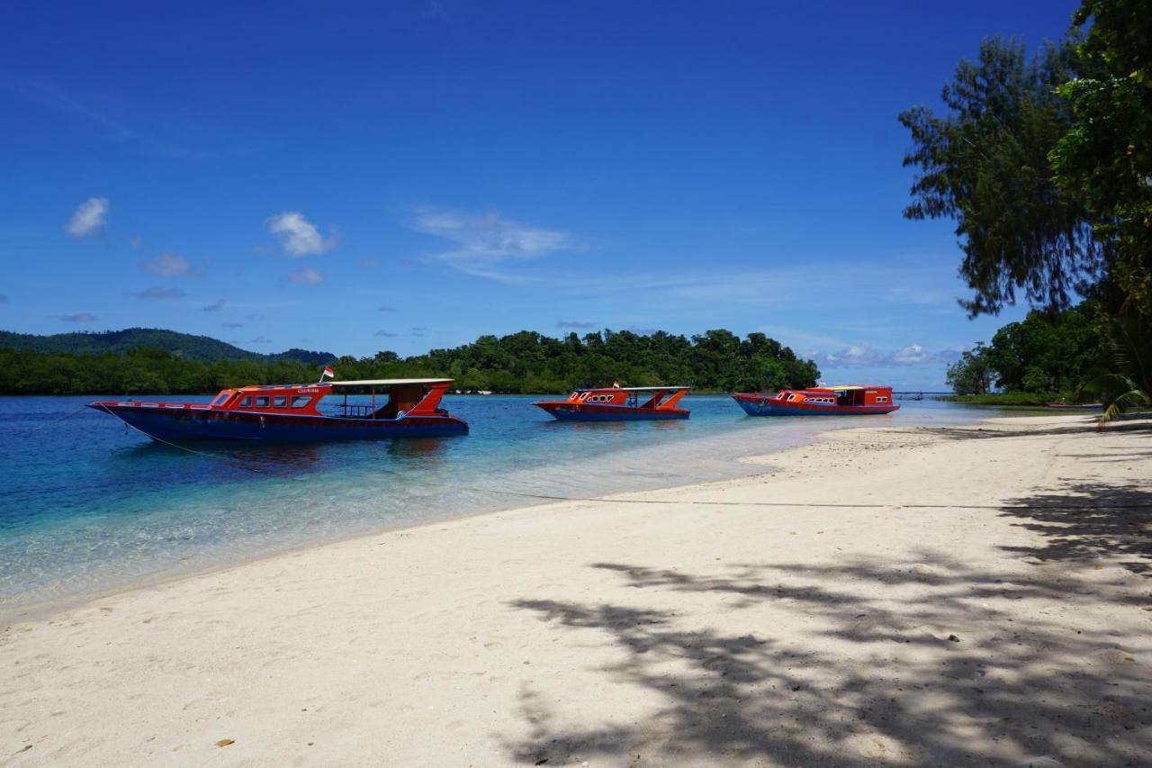 Blue Bay Divers Likupang Bangka Exterior photo